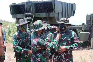 Simbolis penyematan latihan. (ist) - Resimen Armed 2 Kostrad Latihan Menembak Senjata Berat Terintegrasi