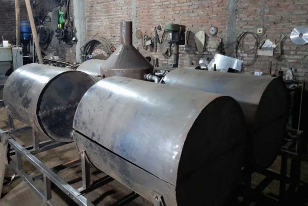 Steamer Baglog agar kualitas baglog maksimal dalam proses budidaya jamur tiram. (ist) - Eksis Saat Pandemi, Polinema-Omah Jamur NKRI Terapkan Ini