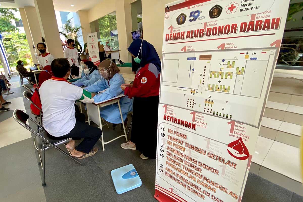 Suasana donor darah di FPIK UB. (ist) - IKA UB-PMI Gelar Donor Darah Serentak Lima Kota