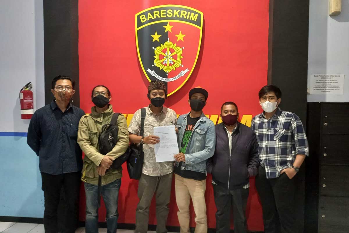 Sutikno didampingi para kuasa hukumnya. (ist) - Kapolresta Makota Beri Atensi Motor Dijabel