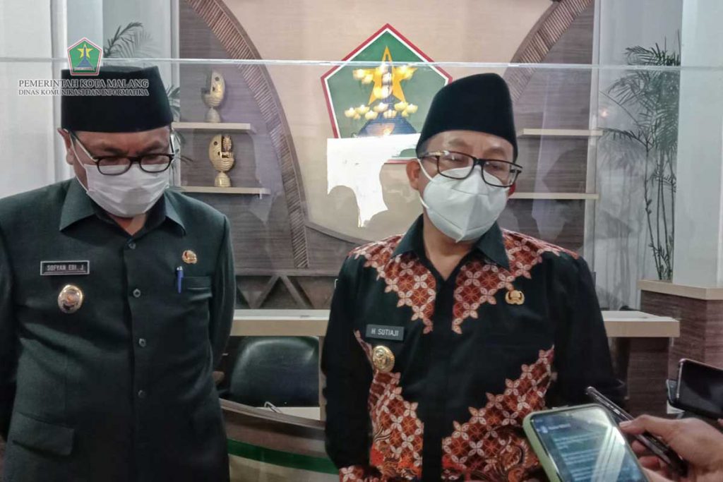 Walikota Malang, Drs H Sutiaji menjelaskan, capaian kesejahteraan gender, pemberdayaan perempuan dan perlindungan anak. (jaz) - Kota Malang Raih Penghargaan APE Terkait Capaian Gender, Perempuan dan Anak