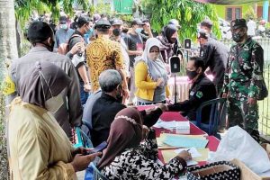 Animo warga mengantri vaksin dengan tertib. (ist) - Ribuan Warga Sukoharjo dan Kotalama Serbu Vaksinasi