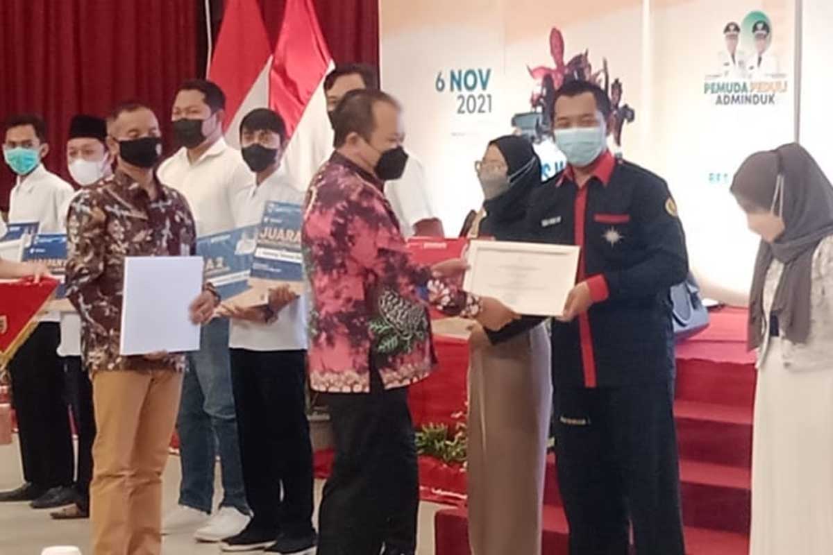 Bupati Hendy Siswanto saat menghadiri launching program inovasi 'Wes Wayahe Adminduk Valid'. (ist) - Dinas Dukcapil Jember Launching Program Wes Wayahe Adminduk Valid