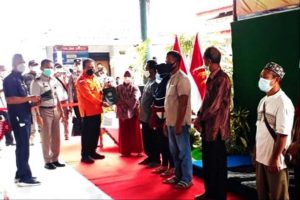 Bupati Jember Hendy Siswanto hadiri penyerahan sertifikat tanah program PTSL di Desa Sidomekar, Kecamatan Semboro. (ist) - Bupati Jember Serahkan 500 Sertifikat Program PTSL Warga Desa Sidomekar