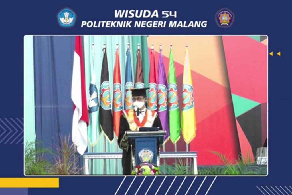 Direktur Polinema Supriatna Adhisuwignjo, ST, MT, menyampaikan pidato sambutan. (ist) - Direktur Polinema Kukuhkan 1.226 Wisudawan dalam Wisuda ke-54 Gelombang II