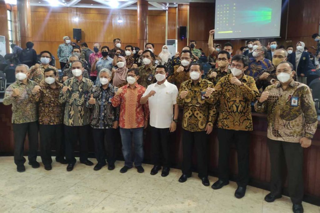 Dosen UB siap menerima tantangan Moeldoko. (rhd) - Moeldoko Rangsang Dosen UB Kembangkan Riset dan Industri Mobil Listrik