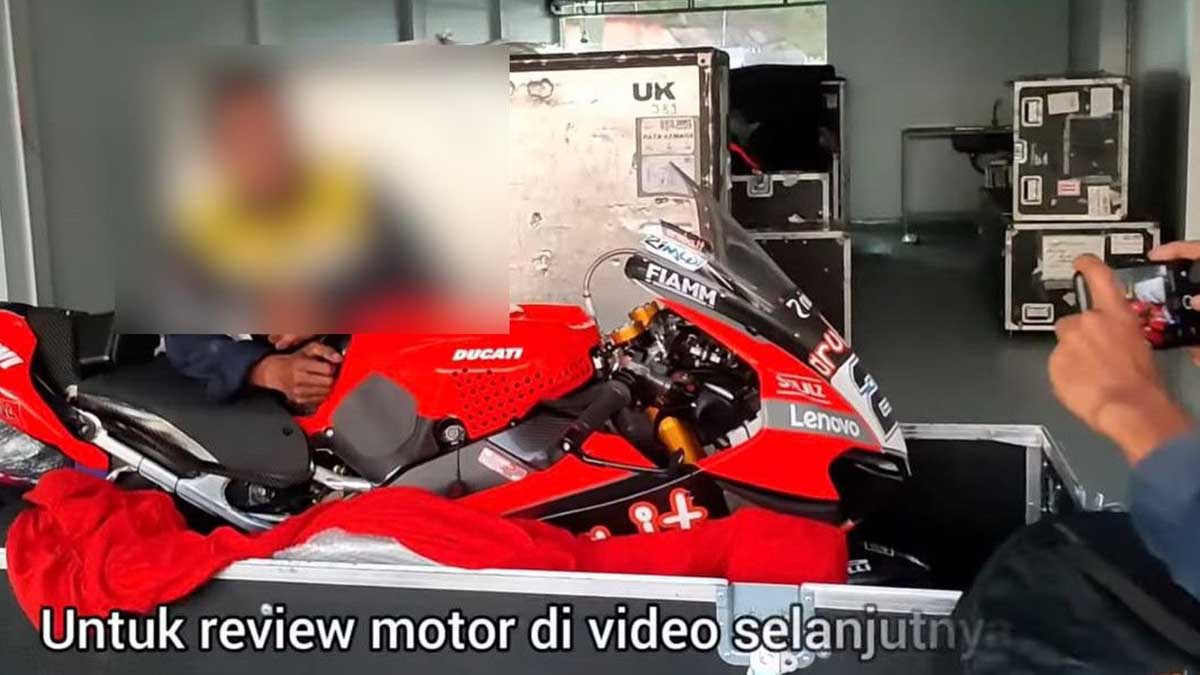 Foto viral dugaan unboxing Ducati ilegal. (ist) - Usai Heboh, Ducati Bantah Marah dan Justru Bilang Tak Sabar Datang ke Indonesia