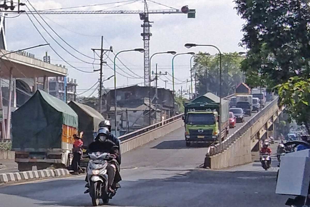 Ilustrasi flyover Kota Lama. (jaz) - Wacana Nataru Kendaraan R2 Boleh Lewati Flyover