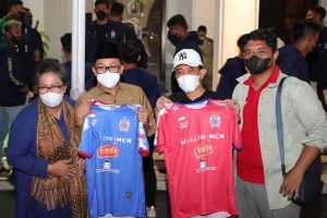 Jersey Arema Indonesia yang didukung J99 Corp. (ist) - Wali Kota Sutiaji Dukung Spirit Majukan Prestasi Seluruh Arek Malang