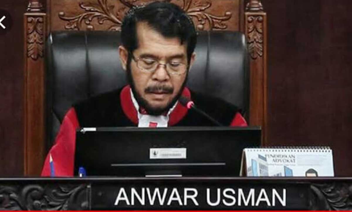 Ketua MK Anwar Usman. (ist) - MK Perintahkan DPR dan Pemerintah Perbaiki UU Cipta Kerja