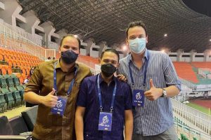 Martin, Andrew dan Alex sudah dikenalkan secara tidak langsung oleh presiden klub. Hakim memposting foto bersama mereka di Instagram pribadi setelah pertandingan Persik melawan Borneo FC pada 11 September lalu - Santer Isu Jual Beli Saham di PT Kediri