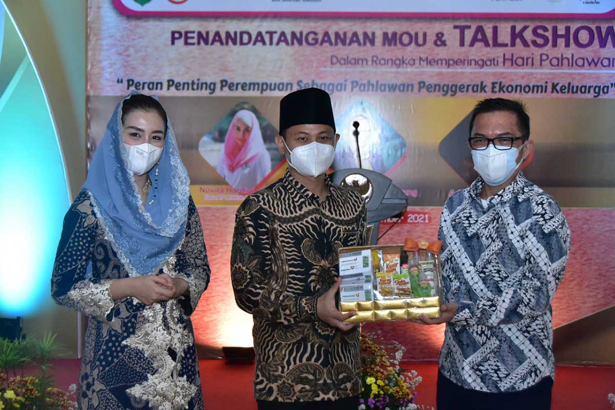 Novita Hardini Berkolaborasi Masifkan Pergerakan UMKM - MoU dengan Mustika Ratu