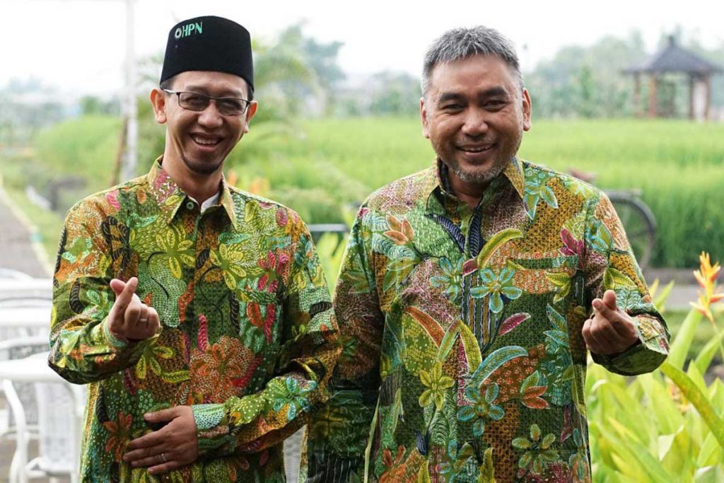 Panitia Pengarah Muskerwil HPN Joni Sujadmoko (kanan) bersama Panitia Seksi Acara Muskerwil HPN Avin Nadhir (kiri). (ist) - 38 Pengcab Sukseskan Muskerwil PW HPN Jatim 2021