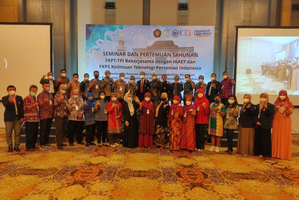 Para peserta seminar FKPT-TPI. (rhd) - FKPT-TPI Rumuskan Kurikulum MBKM dan Petani Milenial