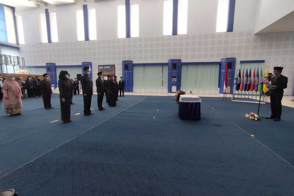 Pembacaan sumpah jabatan para pejabat yang dilantik. (rhd) - Direktur Polinema Lantik Pembantu Direktur, Kajur, Sekjur dan KPS D3 Akuntansi