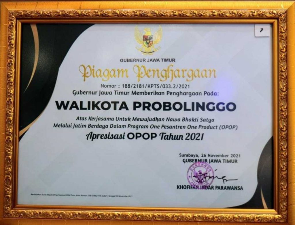 Piagam penghargaan OPOP 2021 untuk Wali Kota Probolinggo. (ist) - Wali Kota Probolinggo Raih Apresiasi OPOP 2021 dari Gubernur Jatim