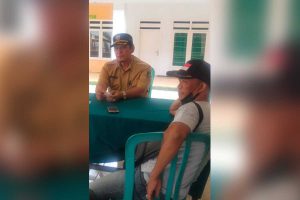 Pj. Kades Tegalharjo, Didik Saidi Umar saat menemui Formapdes Tegalharjo - Sekdes Tegalharjo Diduga Selewengkan Uang Sewa Tanah Kas Desa
