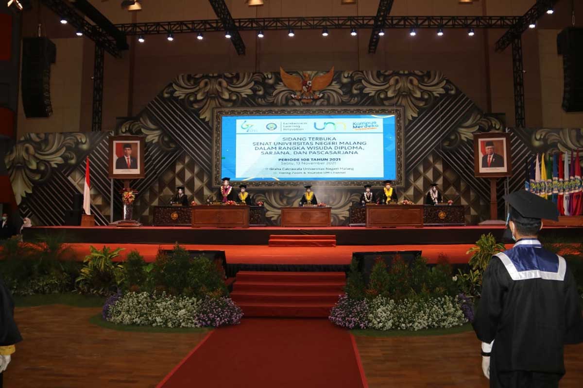 Prosesi wisuda UM ke-108. (ist) - 851 Wisudawan UM ke-108 Dilepas Secara Hybrid