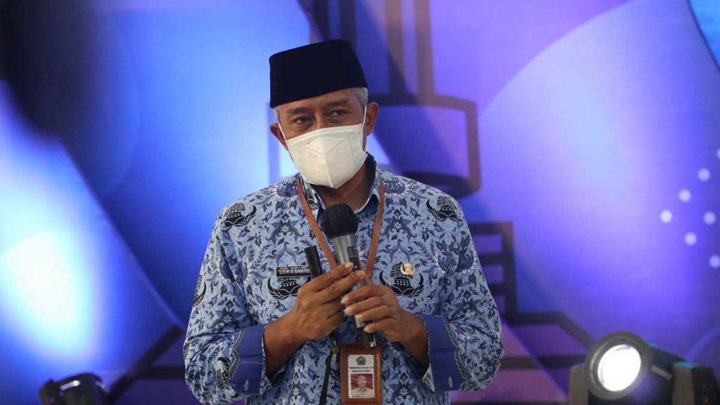 Sekda Kota Malang, Erik Setyo Santoso, ST, MT, mengajak masyarakat mencegah peredaran dan konsumsi rokok ilegal di Kota Malang. (ist) - Strategi Pemkot Malang Cegah Rokok Ilegal, Sinau Cukai dan Ngaji Bareng