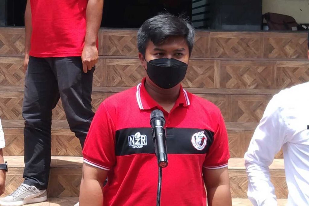 Sekretaris Panpel Liga III Wilayah Kota Malang, M Hafis Iqbal mengungkapkan teknis pertandingan. (jaz) - Panpel Kota Malang Siap Laksanakan Liga III Jatim Grup B