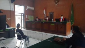 Sidang kasus istri omeli suami. (ist) - Kasus Istri yang Omeli Suami Kini Bebas, Suaminya Dipenjara
