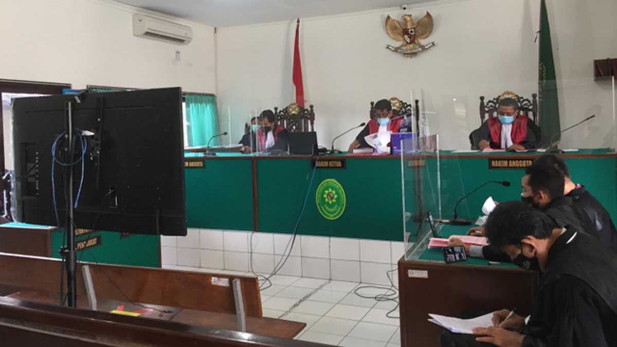 Sidang kasus sate sianida. (ist) - Nani Pengirim Sate Sianida Dituntut 18 Tahun