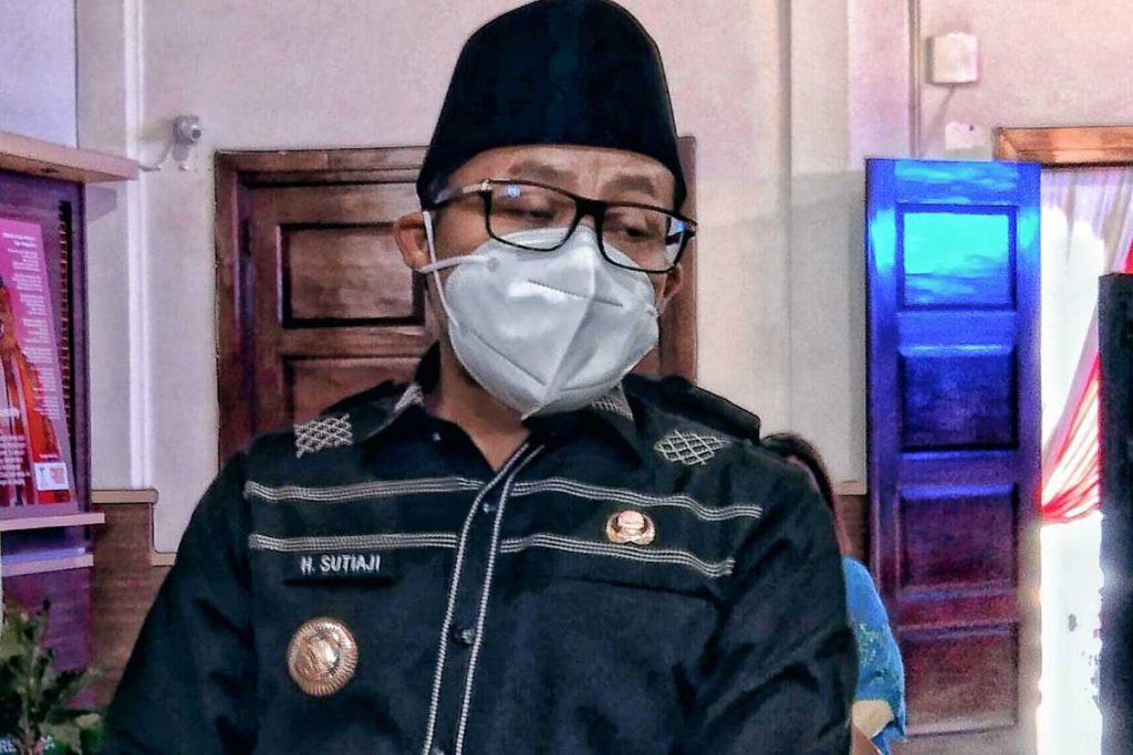 Sutiaji menjelaskan penanganan banjir yang sering melanda beberapa titik. (jaz) - Begini Rekayasa Penanganan Banjir di Daerah Soekarno Hatta-Kedawung