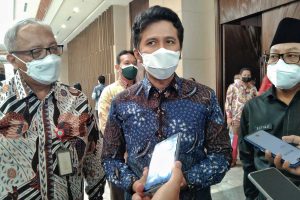 Wakil Gubernur Jawa Timur, Dr H Emil Elestianto Dardak BBus MSc menjelaskan seputar penyekatan. (jaz) - Wagub Emil: Nataru Bakal Ada Penyekatan