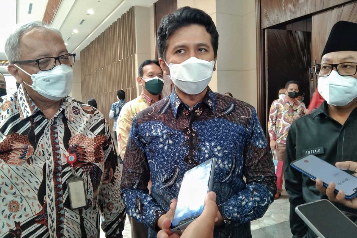 Wakil Gubernur Jawa Timur, Dr H Emil Elestianto Dardak BBus MSc menjelaskan seputar penyekatan. (jaz) - Wagub Emil: Nataru Bakal Ada Penyekatan