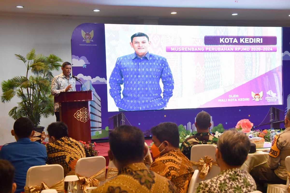 Wali Kota Kediri, Abdullah Abu Bakar saat membuka Musrenbang Perubahan RPJMD Kota Kediri di Grand Panglima Resto - 10 Program Unggulan Walikota di Musrenbang Perubahan RPJMD