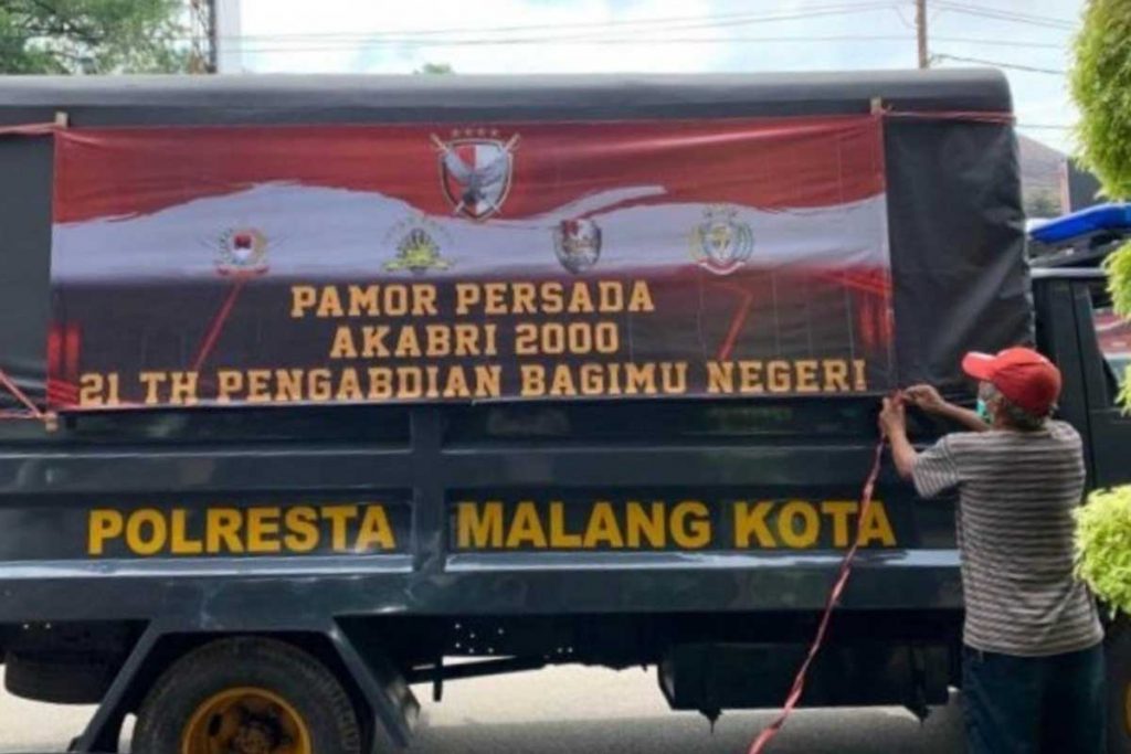 Armada Polresta Makota siap menyalurkan bantuan sembako ke Lumajang. (ist) - 'Pamor Persada' Akabri 2000 Bantu Korban Erupsi Gunung Semeru