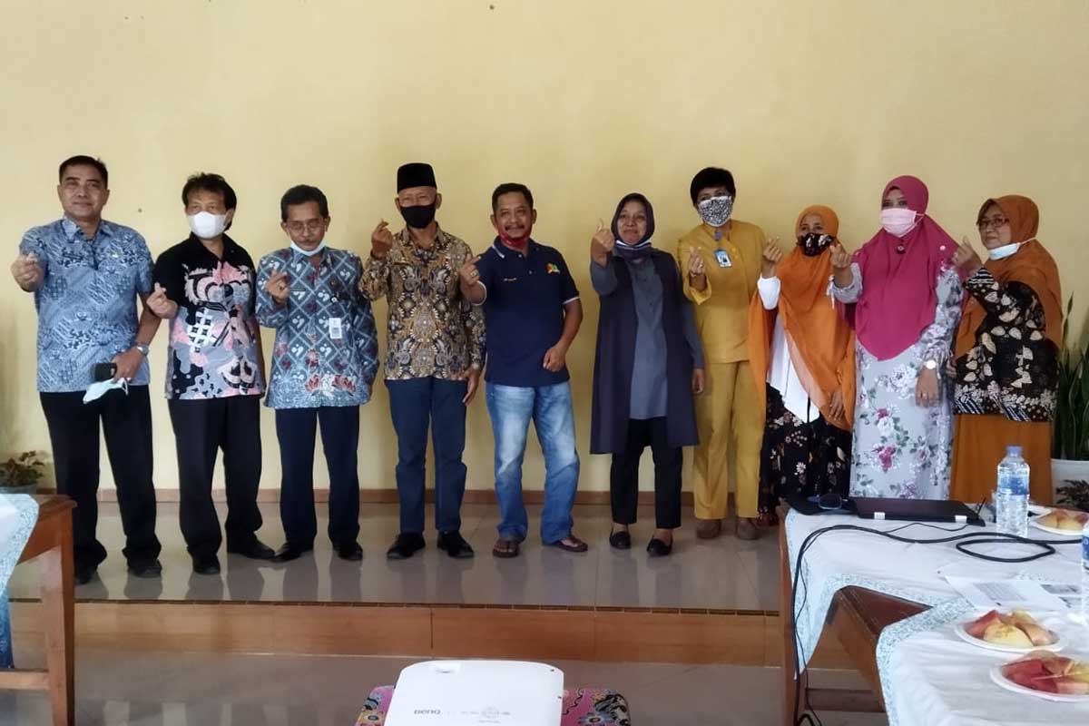 Foto bersama pelaksanaan Focus Group Discussion (FGD) di Desa Panti. (ist) - UNEJ-Pemdes Panti Gelar FGD Pencegahan Stunting di Kabupaten Jember