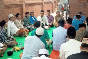 Gus Peyek dan sejumlah dai muda saat gelar deklarasi mendukung KH Marzuki Mustamar sebagai Ketua PBNU di Pondok Panca Warna Sidoarjo - Gus Peyek dan Sejumlah Dai Muda Deklarasi Dukung KH Marzuki Mustamar sebagai Ketua PBNU - # Jelang Muktamar NU di Lampung