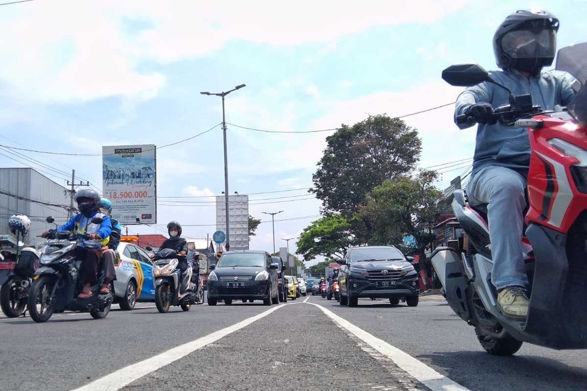 Ilustrasi kendaraan yang keluar ke Kota Malang. (jaz) - Tahun Baru Diprediksi Naik 30-40 Persen, Polresta Rekayasa Arus Kendaraan