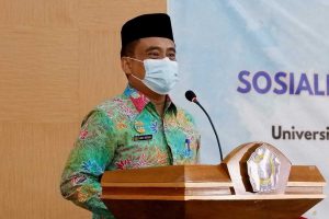 Pemateri Training dari Kementrian Agama Kota Malang, Drs Moh Rosyad, menyampaikan bahaya perkawinan usia dini. (ist) - Unitri Gandeng Kemenag Sosialisasi Pencegahan Perkawinan Usia Dini