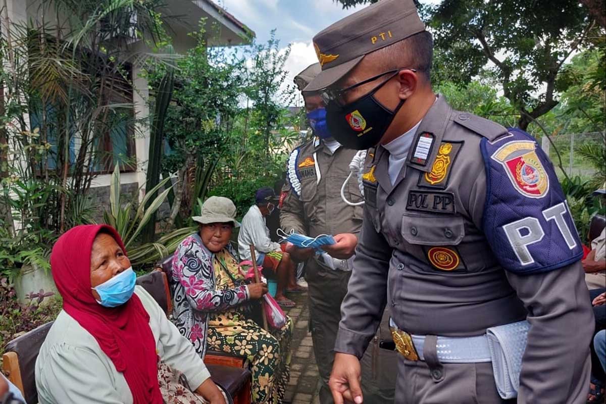 Pendataan para Penyandang Masalah Kesejahteraan Sosial (PMKS) oleh Satpol PP. (ist) - 26 PMKS Ditertibkan Petugas Gabungan, Langsung Diserahkan Ke Liposos