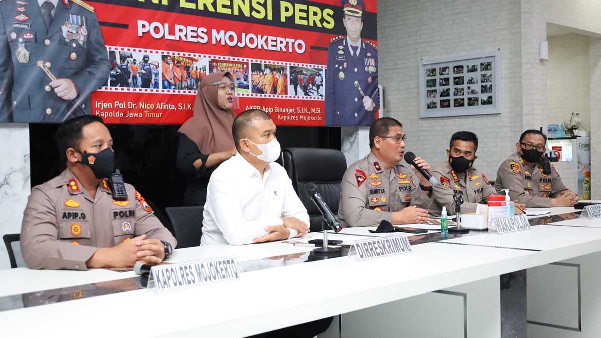 Press conference kasus bunuh diri NW. (ist) - Bripda R yang Diduga Jadi Penyebab NW Bunuh Diri Kini Jadi Tersangka