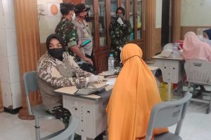 Salah satu peserta vaksin di Darul Ulum. (ist) - Satgas Covid-19 Vaksin 500 Santri Ponpes Nurul Ulum
