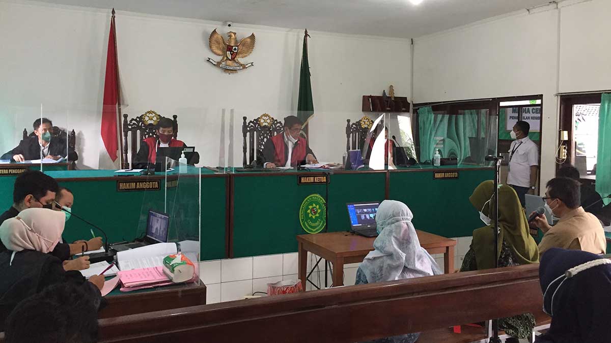 Sidang kasus sate sianida. (ist) - Nani Pengirim Sate Sianida Divonis 16 Tahun Penjara