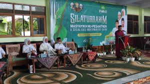 Silaturahmi pengasuh pesantren dan Ketua PCNU serta Rois Syuriah PCNU se Jawa Timur dan PWNU Jawa Timur serta sosialisasi Muktamar NU yang digelar di Pondok Pesantren Ploso, Kediri, Selasa (14/12/2021) - PWNU dan PCNU se-Jatim Bulat Dukung Gus Yahya