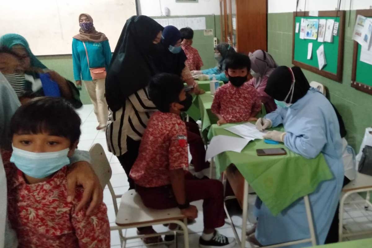 Siswa SDN Pisangcandi 1 dan 3 divaksin Sinovac. (ist) - 275 Siswa SDN Pisangcandi 1 dan 3 Divaksin Sinovac