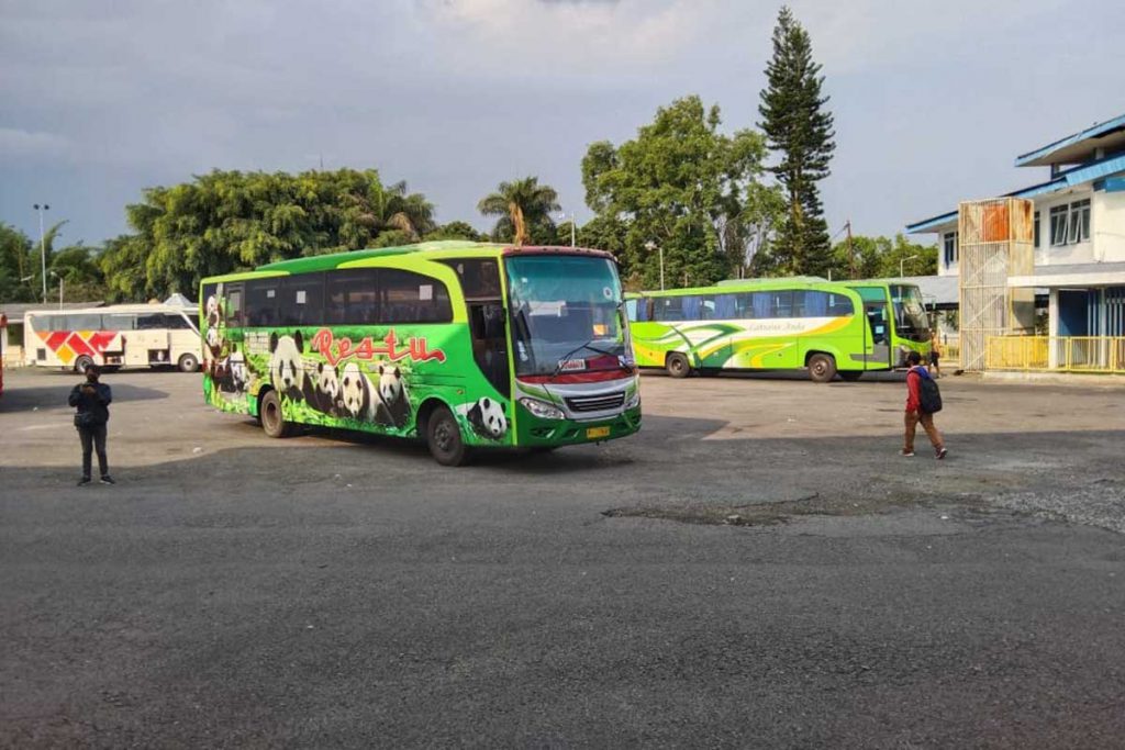 Suasana Terminal Arjosari. (jaz) - Antisipasi Nataru Hingga Varian Omicron, Polresta Malang Kota Tinjau Dua Titik