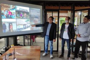 Tim peneliti memaparkan temuan ketimpangan data kemiskinan ekstrim. (rhd) - Temuan Peneliti FISIP UB, Pandemi Tumbal Ketimpangan Data Kemiskinan Ekstrim