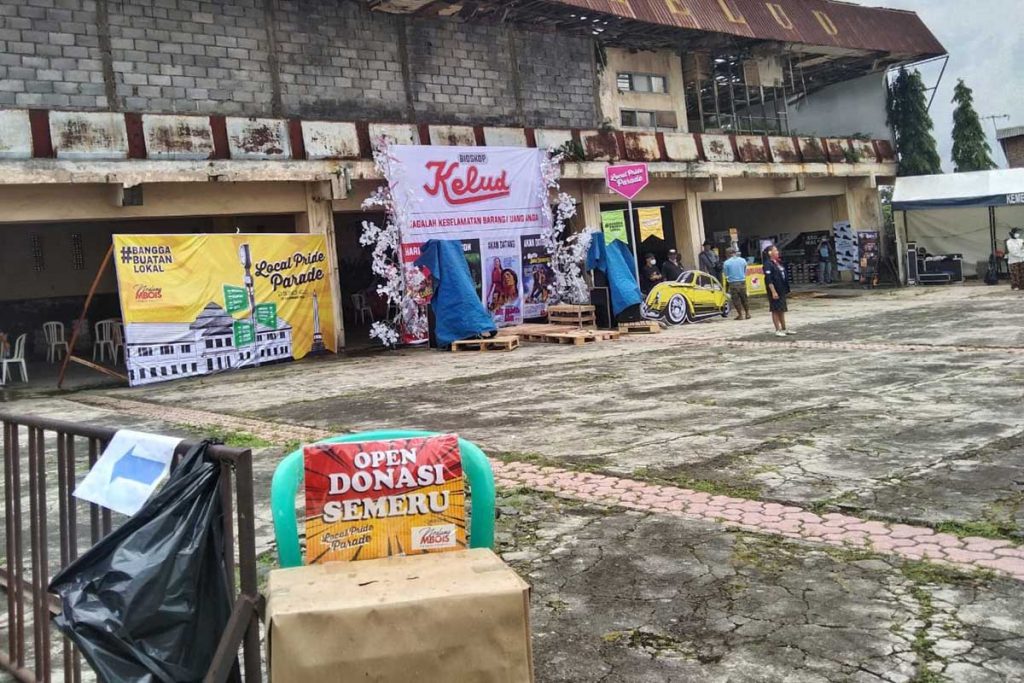 Vaksinasi dihibur oleh pertunjukan dan banyak bazar yang tersedia. (jaz) - Unik, Vaksin-Bazar-Pertunjukan Jadi Satu Lokasi