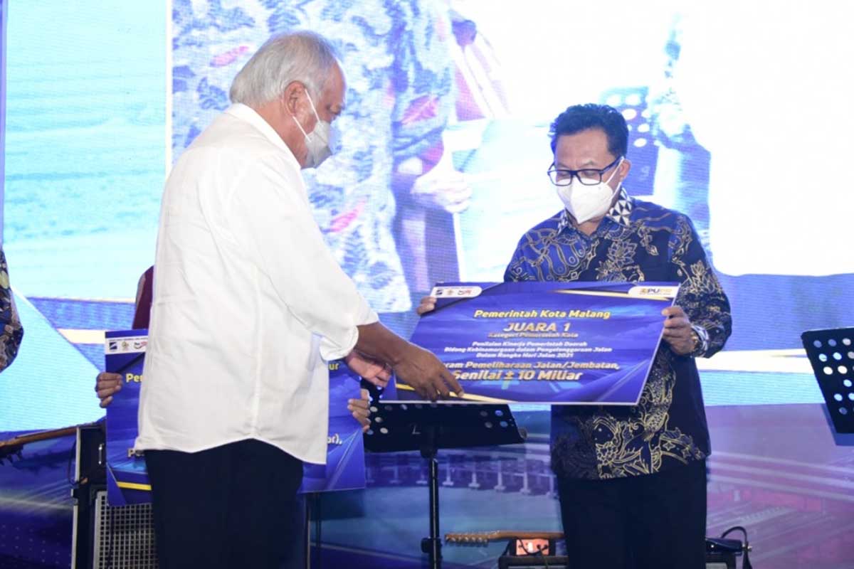 Wali Kota Malang Sutiaji menerima bantuan dana sebesar Rp10 Milyar dari Menteri PUPR RI. (ist) - Pemkot Malang Dapat Amanah Rp10 Miliar Bangun Ruas Jalan