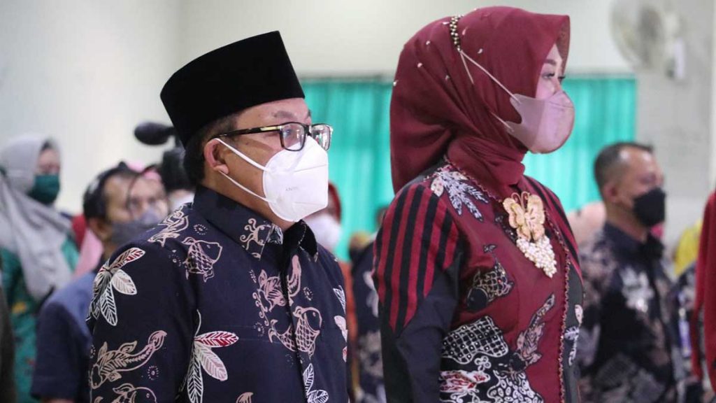 Wali Kota Malang bersama Ketua Umum Forikan Kota Malang. (ist) - Kampanye Gemar Makan Ikan Antarkan Kota Malang Raih Penghargaan Forikan Award 2021