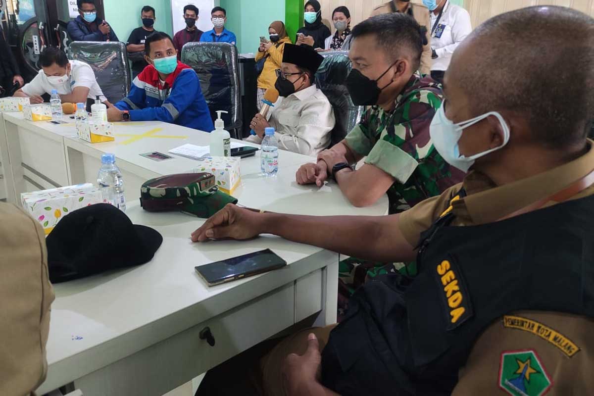 Walikota Malang bersama jajaran Forkopimda saat di Depo Pertamina. (rhd) - Estimasi Kebutuhan BBM Baik Lima Persen Saat Nataru