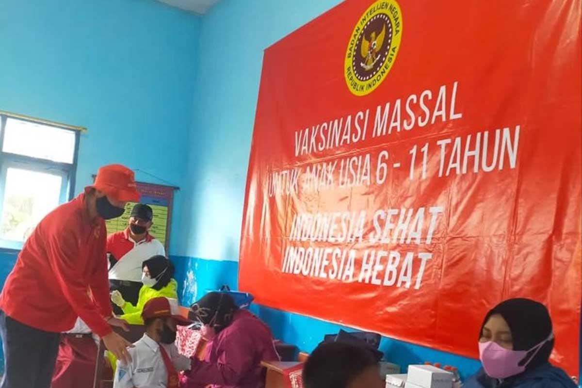 BIN support capaian vaksinasi anak di wilayah Pakis. (ist) - BIN Genjot Capaian Vaksinasi Anak di Wilayah Pakis
