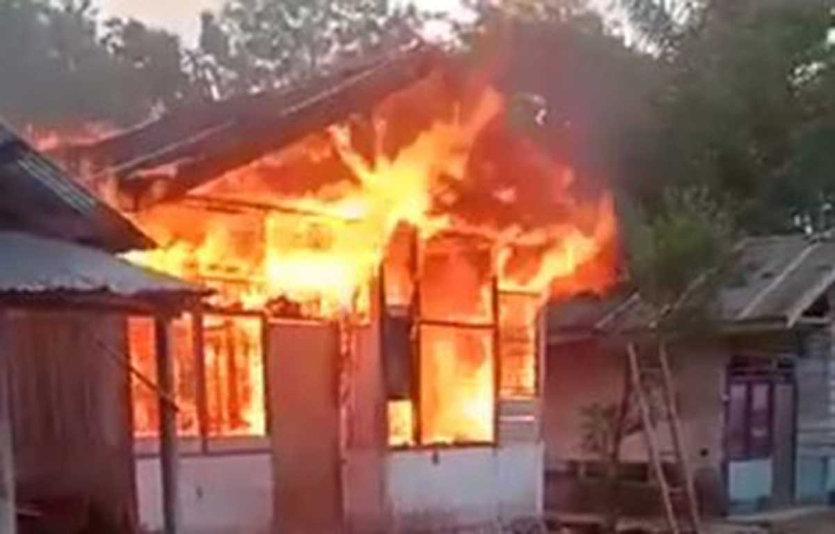 Bentrokan warga di Pulau Haruku. (ist) - Warga Dua Desa Bentrok di Maluku Tengah Karena Batas Wilayah