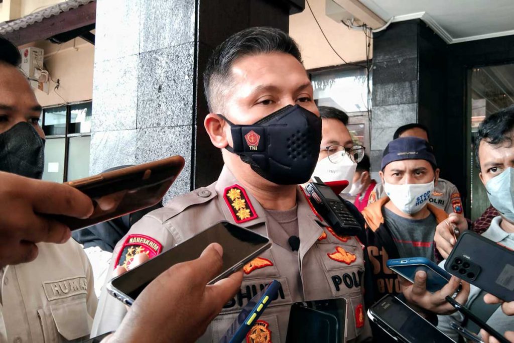 Buher menjelaskan tengah menjalin mediasi antara kedua belah pihak. (jaz) - Oknum Kepergok Bersama Wanita Lain, Buher: Sudah Pisah Ranjang Lima Tahun